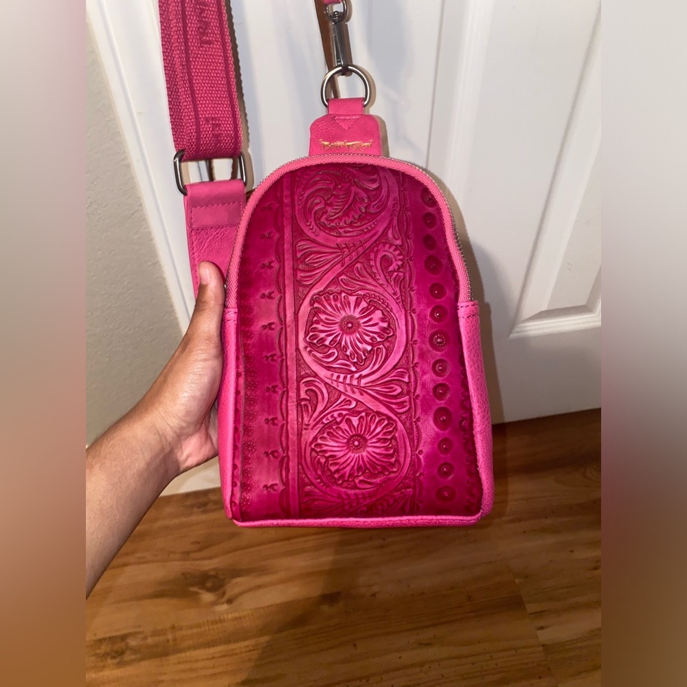 Trinity Ranch Sling bag